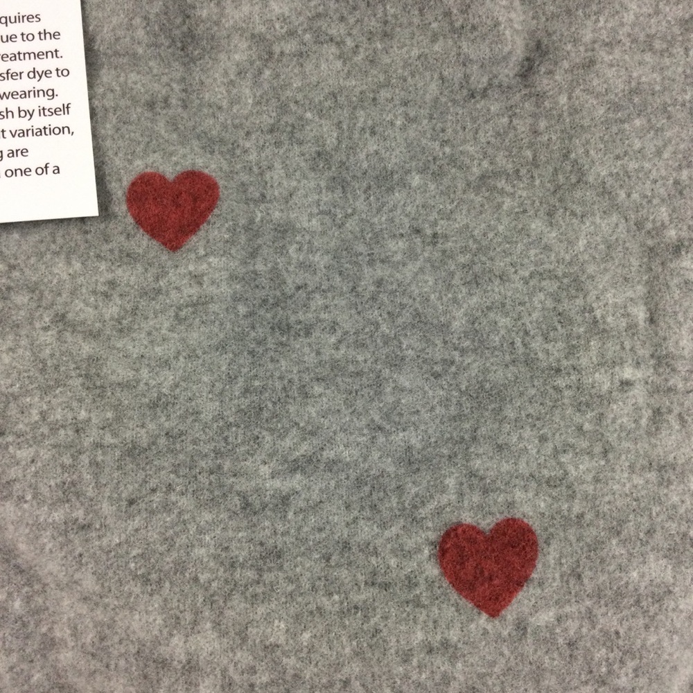CHASER NWT Tiny Hearts Print Sweatpants Gray Red Size Medium - Picture 4 of 8